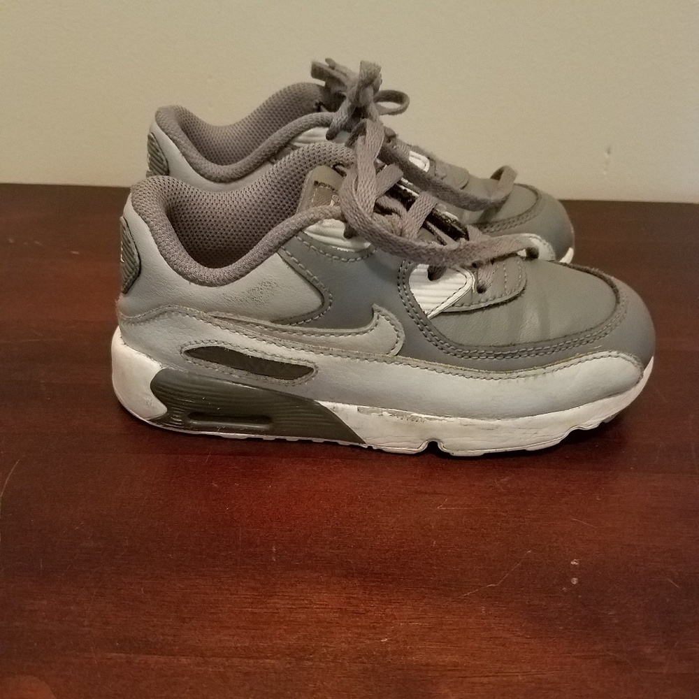 Shoe - Picture 3 of 4